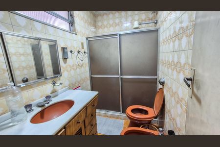 Casa para alugar com 253m², 4 quartos e 6 vagas Casa para alugar com 253m², 4 quartos e 6 vagasBanheiro do Quarto 3