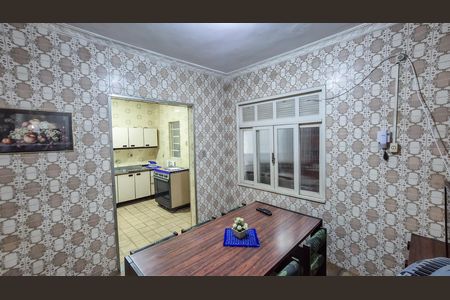 Casa para alugar com 253m², 4 quartos e 6 vagas Casa para alugar com 253m², 4 quartos e 6 vagasCopa 1
