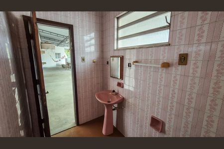 Casa para alugar com 253m², 4 quartos e 6 vagas Casa para alugar com 253m², 4 quartos e 6 vagasBanheiro 3 Terraço