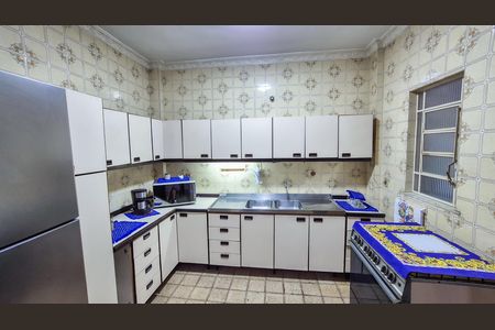 Casa para alugar com 253m², 4 quartos e 6 vagas Casa para alugar com 253m², 4 quartos e 6 vagasCozinha