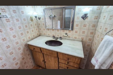 Casa para alugar com 253m², 4 quartos e 6 vagas Casa para alugar com 253m², 4 quartos e 6 vagasBanheiro Social