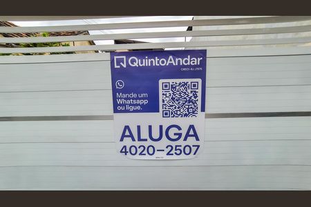 Casa para alugar com 253m², 4 quartos e 6 vagas Casa para alugar com 253m², 4 quartos e 6 vagasAdesivo Grande QuintoAndar