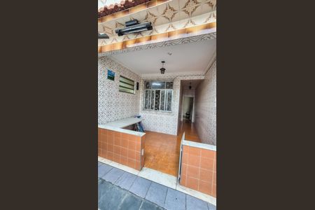 Casa para alugar com 253m², 4 quartos e 6 vagas Casa para alugar com 253m², 4 quartos e 6 vagasVaranda