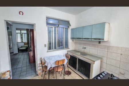 Casa para alugar com 253m², 4 quartos e 6 vagas Casa para alugar com 253m², 4 quartos e 6 vagasCozinha 2