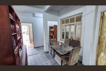 Casa para alugar com 253m², 4 quartos e 6 vagas Casa para alugar com 253m², 4 quartos e 6 vagasCopa 2