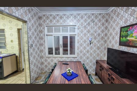 Casa para alugar com 253m², 4 quartos e 6 vagas Casa para alugar com 253m², 4 quartos e 6 vagasCopa 1