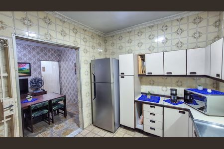 Casa para alugar com 253m², 4 quartos e 6 vagas Casa para alugar com 253m², 4 quartos e 6 vagasCozinha