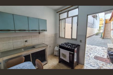 Casa para alugar com 253m², 4 quartos e 6 vagas Casa para alugar com 253m², 4 quartos e 6 vagasCozinha 2