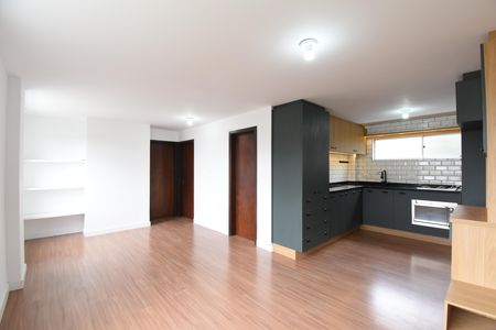 Sala/Cozinha de apartamento para alugar com 2 quartos, 65m² em Boa Vista, Curitiba