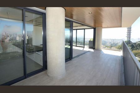 Apartamento à venda com 205m², 3 quartos e 3 vagas