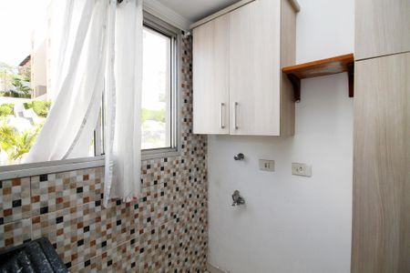 Lavanderia de apartamento para alugar com 3 quartos, 58m² em Jardim Leonor, Cotia
