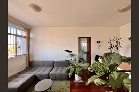 Apartamento à venda com 2 quartos, 80m² em Floresta, Belo Horizonte