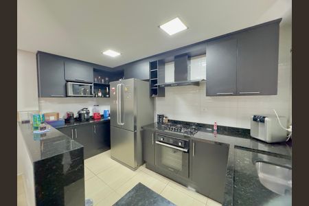 Casa à venda com 249m², 5 quartos e 2 vagas