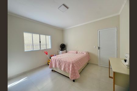Casa à venda com 249m², 5 quartos e 2 vagas