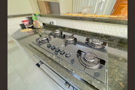 Casa à venda com 249m², 5 quartos e 2 vagas