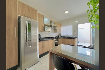 Casa à venda com 249m², 5 quartos e 2 vagas