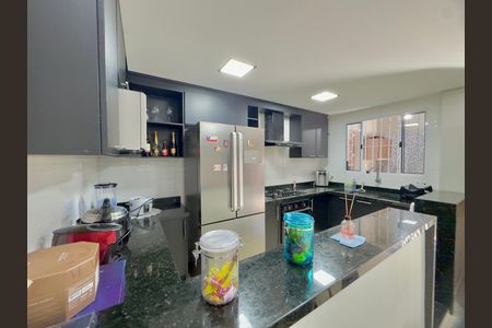 Casa à venda com 249m², 5 quartos e 2 vagas