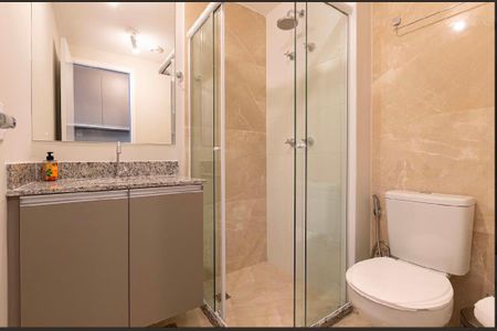 Banheiro de kitnet/studio para alugar com 1 quarto, 31m² em Bela Vista, São Paulo
