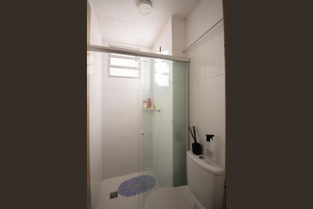 Banheiro de apartamento à venda com 2 quartos, 70m² em Serrano, Belo Horizonte