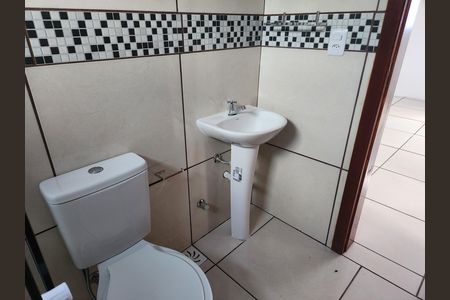 Casa de condomínio para alugar com 49m², 2 quartos e 1 vaga Casa de condomínio para alugar com 49m², 2 quartos e 1 vagaBanheiro