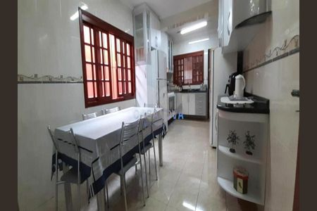 Casa à venda com 3 quartos, 204m² em Canhema, Diadema