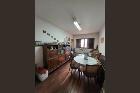 Casa à venda com 7 quartos, 1758m² em Eldorado, Diadema