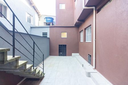 Quintal de casa para alugar com 4 quartos, 180m² em Km 18, Osasco