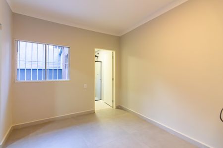Sala de Estar de casa para alugar com 3 quartos, 180m² em Km 18, Osasco