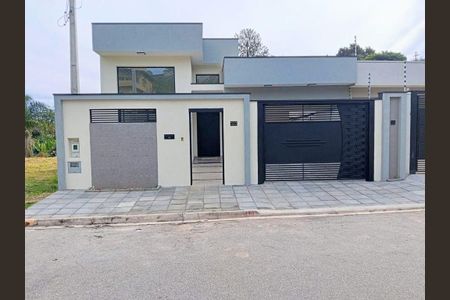 Casa à venda com 150m², 3 quartos e 4 vagas