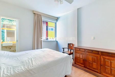 Apartamento à venda com 210m², 4 quartos e 3 vagas