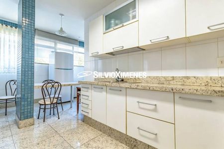 Apartamento à venda com 210m², 4 quartos e 3 vagas