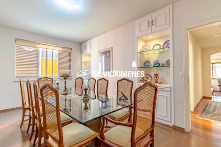 Apartamento à venda com 210m², 4 quartos e 3 vagas