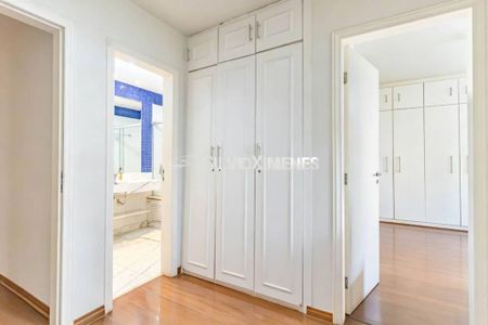 Apartamento à venda com 210m², 4 quartos e 3 vagas