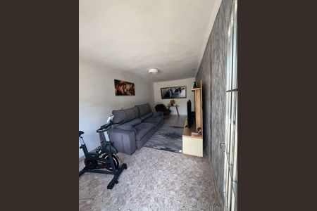 Casa à venda com 4 quartos, 208m² em Jardim Elvira, Osasco