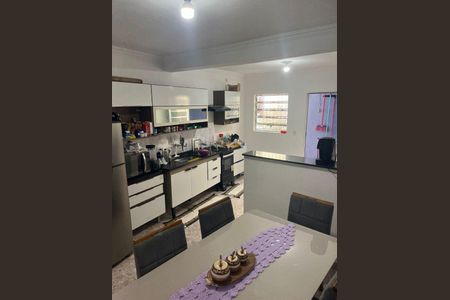 Casa à venda com 4 quartos, 208m² em Jardim Elvira, Osasco