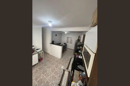 Casa à venda com 4 quartos, 208m² em Jardim Elvira, Osasco
