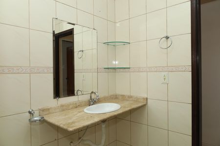 Banheiro de casa para alugar com 2 quartos, 69m² em Cidade Líder, São Paulo