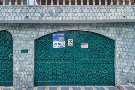 Fachada com Plaquinha Instalada de casa à venda com 3 quartos, 120m² em Parque America, São Paulo