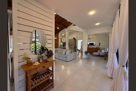 Casa à venda com 226m², 3 quartos e 10 vagas