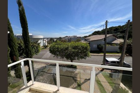 Casa à venda com 230m², 3 quartos e 4 vagas
