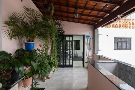 Varanda de casa à venda com 4 quartos, 500m² em Vila Chuca, São Paulo
