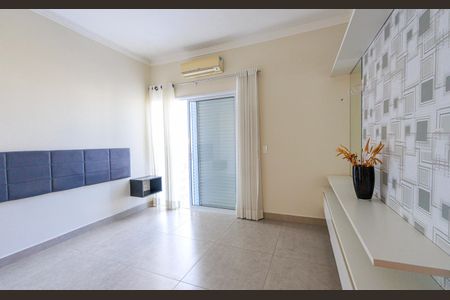 Casa à venda com 150m², 3 quartos e 2 vagas Casa à venda com 150m², 3 quartos e 2 vagasQuarto