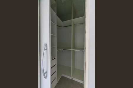 Casa à venda com 150m², 3 quartos e 2 vagas Casa à venda com 150m², 3 quartos e 2 vagasBanheiro social