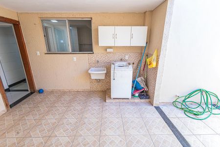 Area de serviço de casa para alugar com 2 quartos, 90m² em Guarani, Belo Horizonte