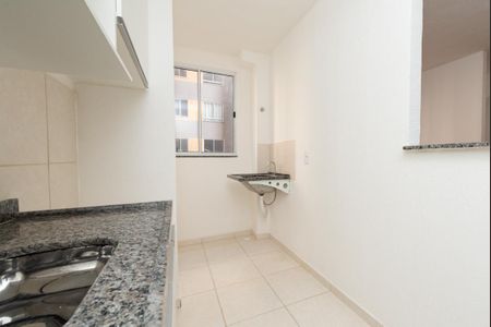 Cozinha e Área de Serviço de apartamento para alugar com 2 quartos, 45m² em Bairro da Glória, Contagem