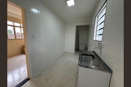 Cozinha de apartamento para alugar com 1 quarto, 53m² em Boa Vista, São Vicente