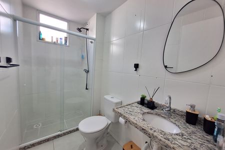 Banheiro de apartamento para alugar com 2 quartos, 53m² em Vila Santa Alice, Duque de Caxias