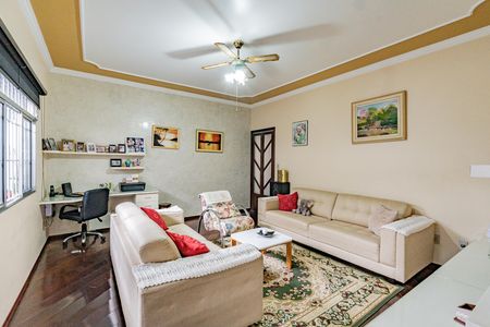 Casa à venda com 3 quartos, 240m² em Parque Bristol, São Paulo