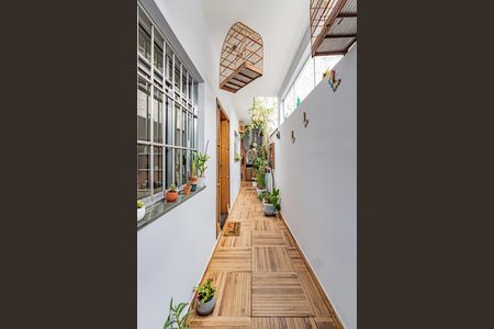 Quintal de casa à venda com 3 quartos, 240m² em Parque Bristol, São Paulo