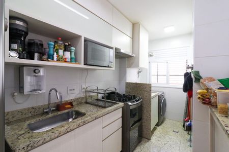 Apartamento à venda com 65m², 2 quartos e 2 vagas Apartamento à venda com 65m², 2 quartos e 2 vagasCozinha